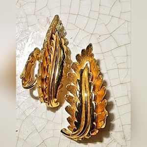 1980s OOAK Vintage ornate high gold autumn leaf clip on earrings